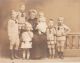 Mathilde Küster mit den Enkeln Walter, Ulrich und Irmela Boes und Helmut, Martin und Walter Kastendieck 1916